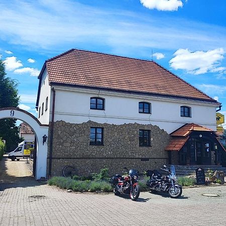 Penzion Horse Farm Lechovice מראה חיצוני תמונה